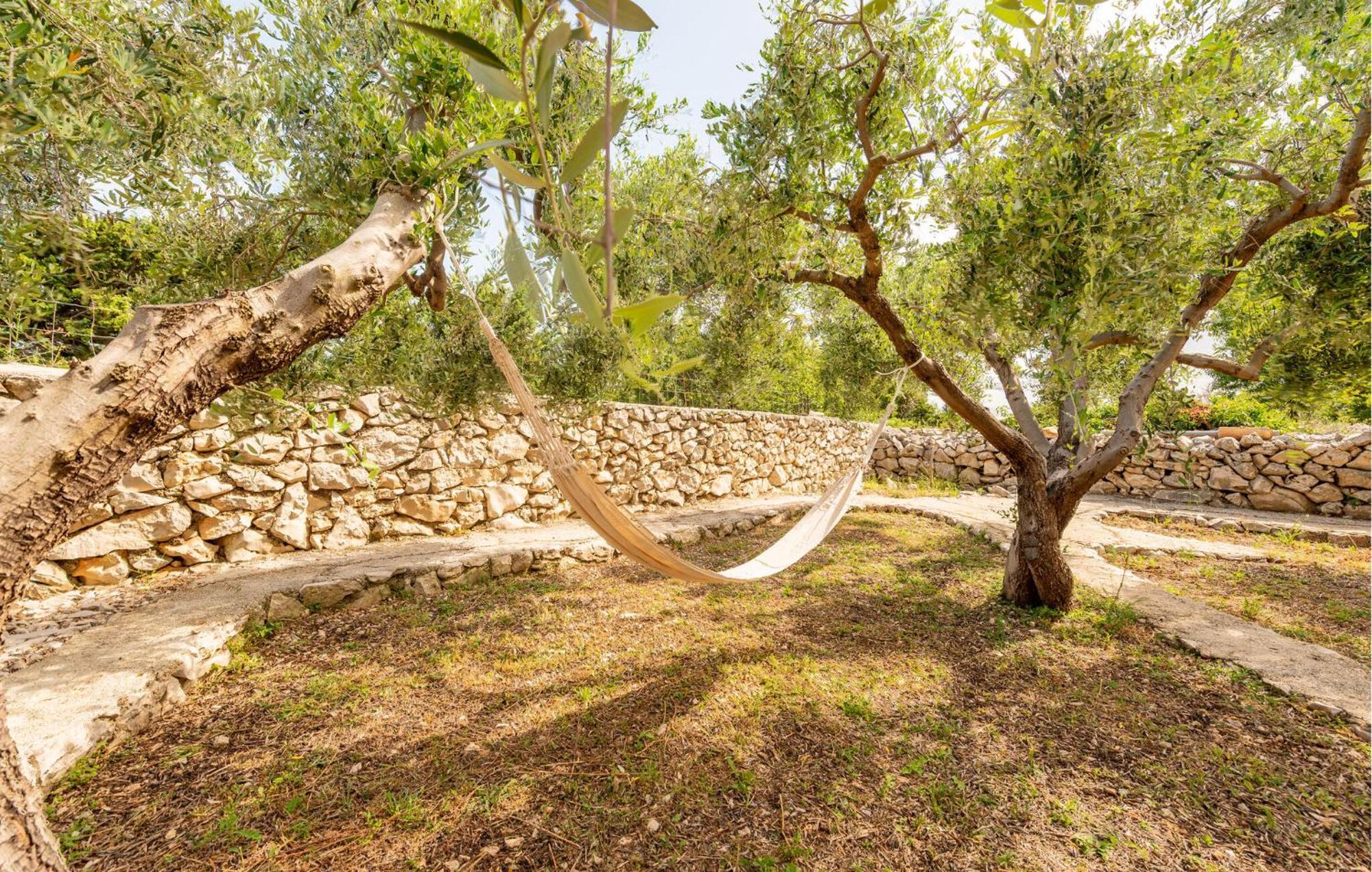 Beautiful Home In Novalja With Wifi Екстер'єр фото