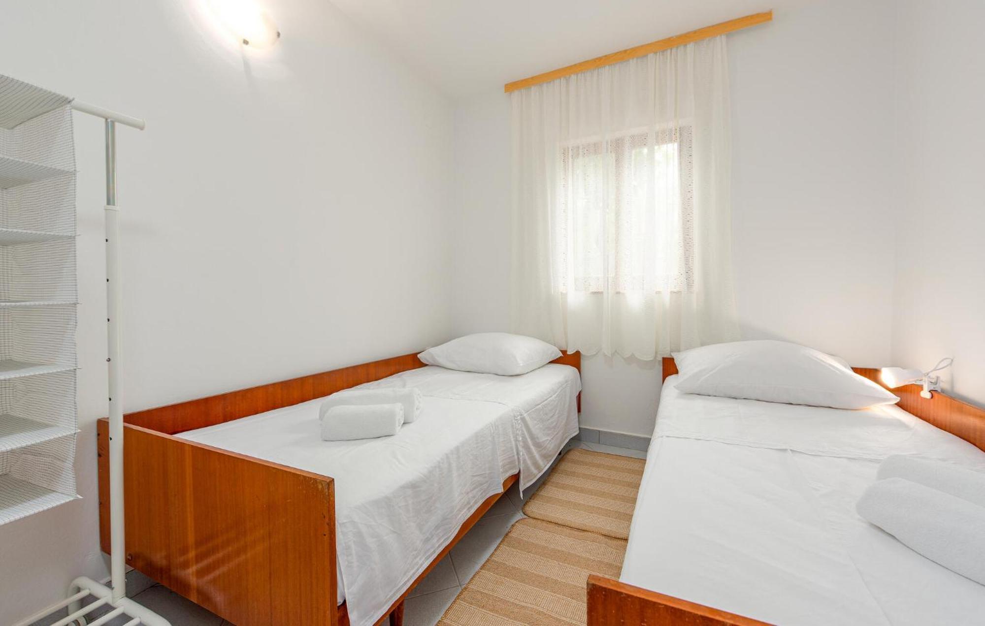 Beautiful Home In Novalja With Wifi Екстер'єр фото