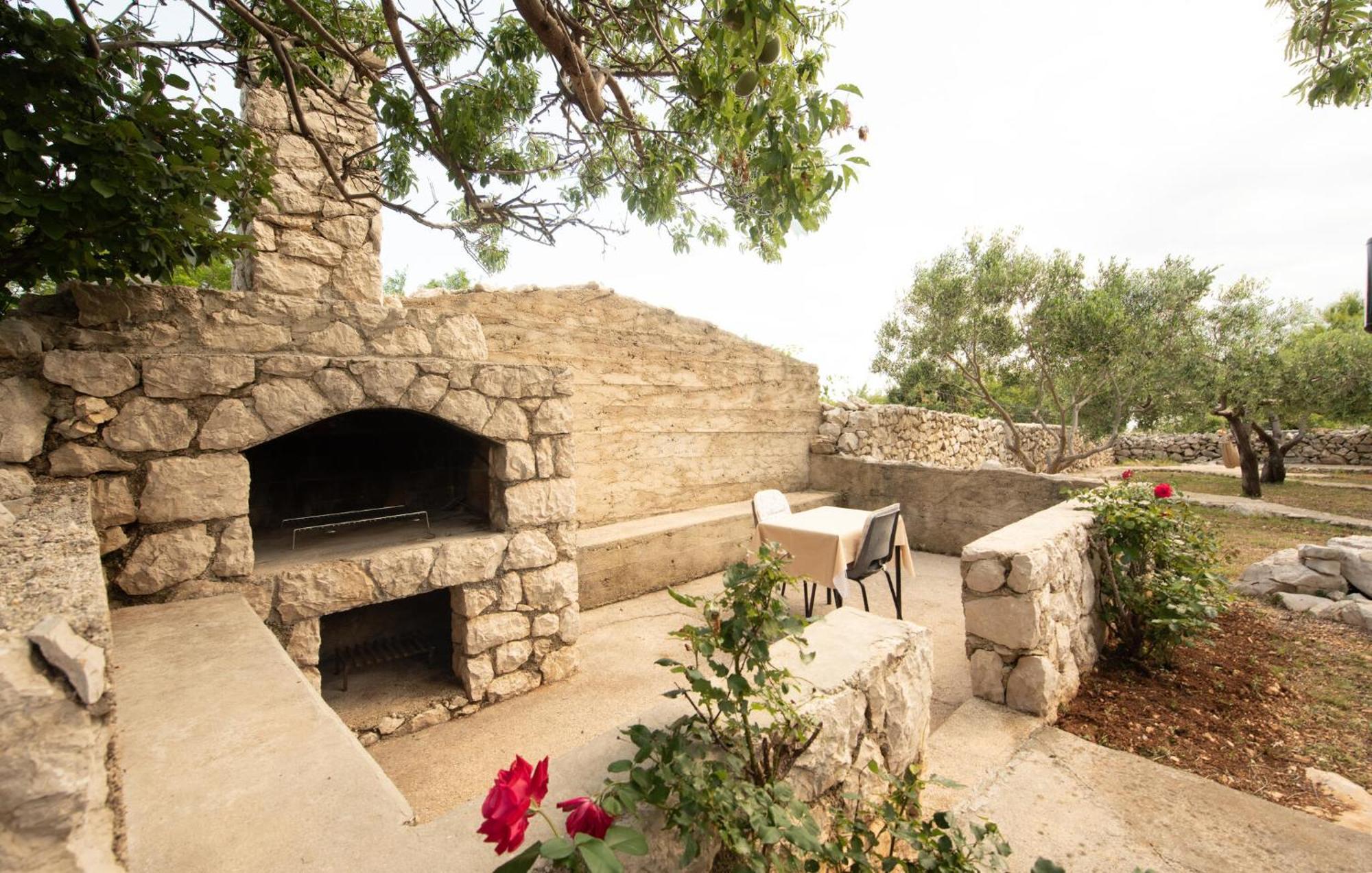 Beautiful Home In Novalja With Wifi Екстер'єр фото